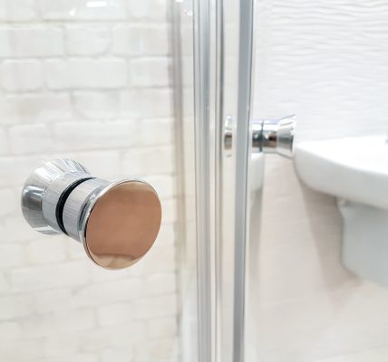 Łazienka w nowym świetle – trendy w płytkach łazienkowych 2024
